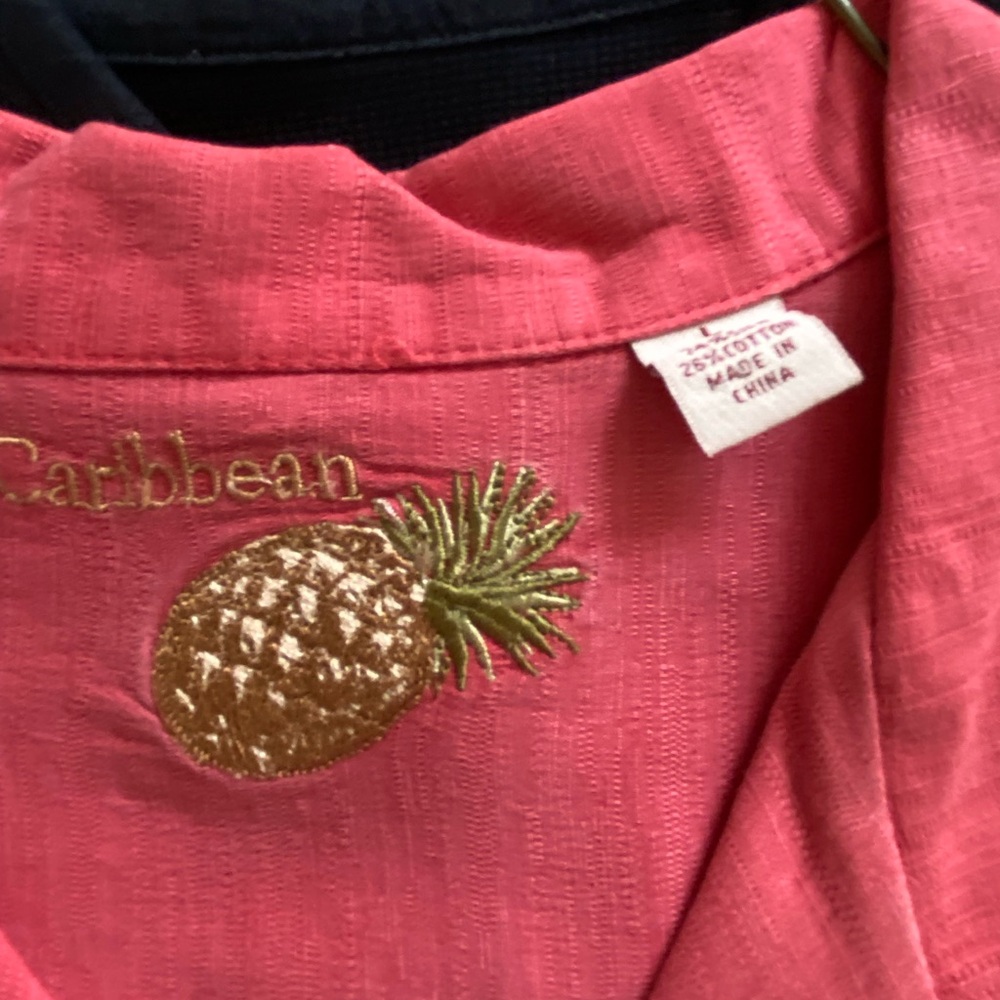Short sleeve men’s button up shirt - Picture 3 of 3